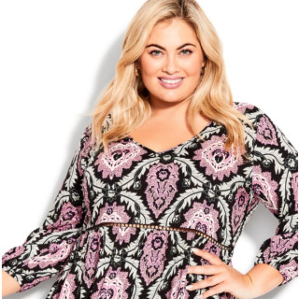 Avenue Stance Tunic in Maple Medallion